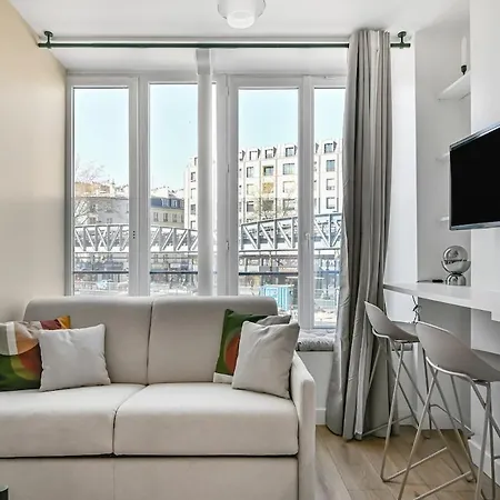 Buttes - Intimate Faubourg פריז