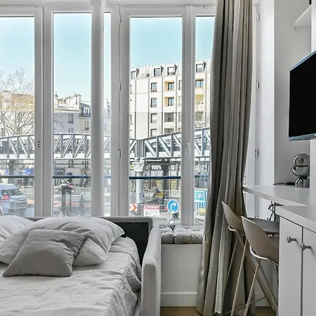 Buttes - Intimate Faubourg דירה *
